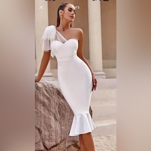 strapless open back dress Zapaka Women Ivory Satin Rehearsal Dinner Dress Off the Shoulder Puff  Sleeves A Line Long Wedding Reception Dress with Slit  ZAPAKA